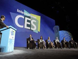 At the International Consumer Electronics Show Asia in Shanghai this week, Huawei and Volkswagen jointly demonstrated a series of apps that safely allow drivers to use GPS navigation systems, play music, send and receive messages, and make phone calls while behind the wheel.